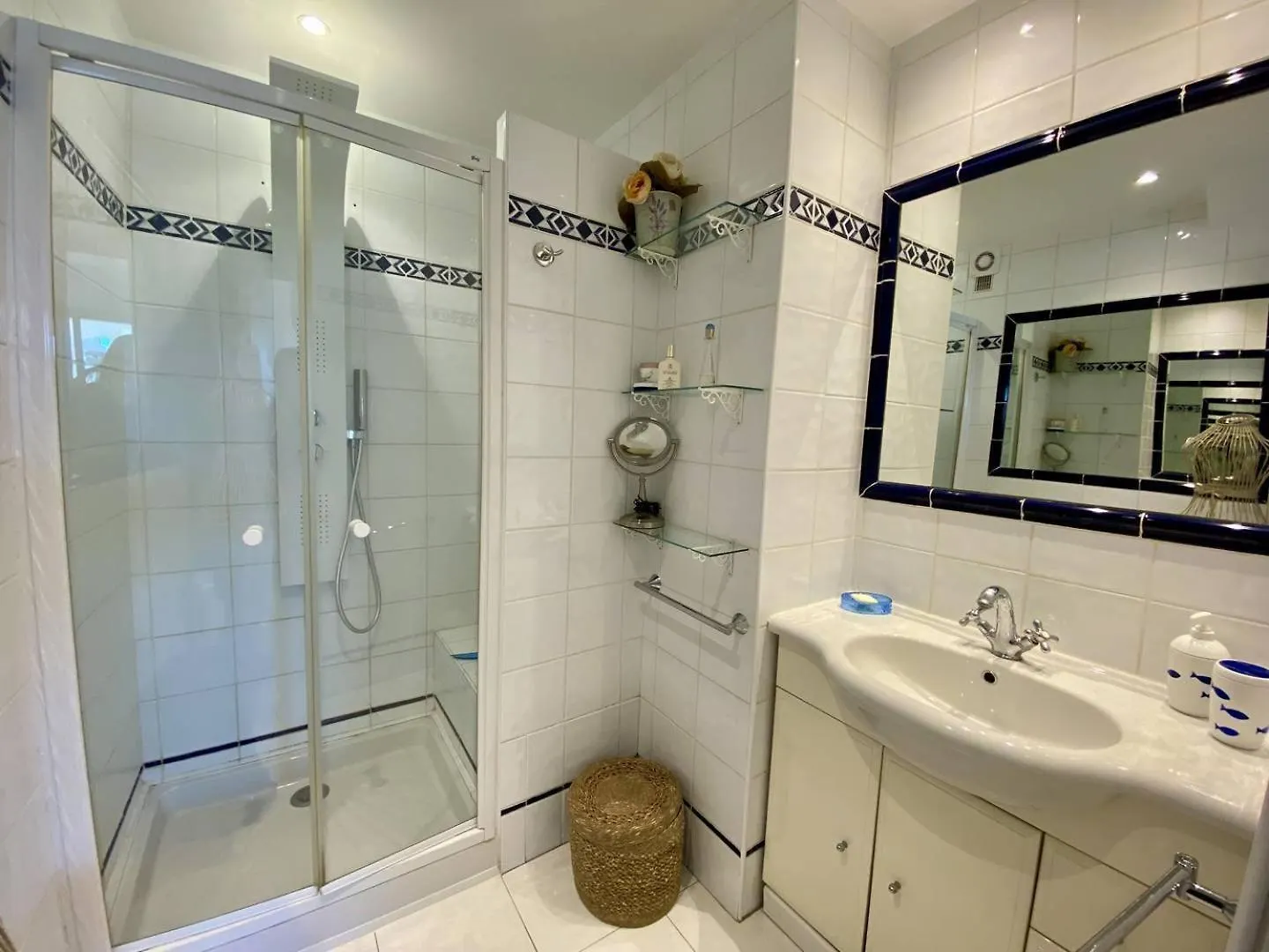 Appartement Cannes - Latour-Maubourg - 2 P Renove Tout Confort